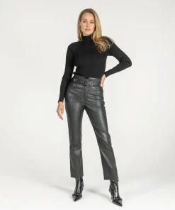 Pelle Black