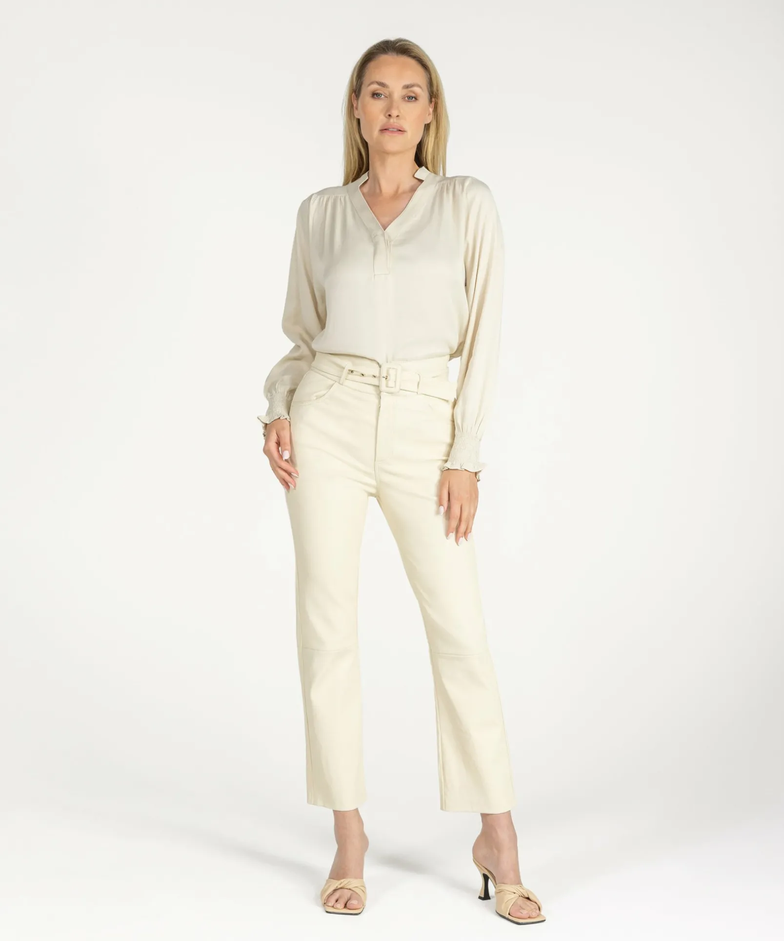 Pelle Creamy White