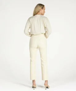 Pelle Creamy White