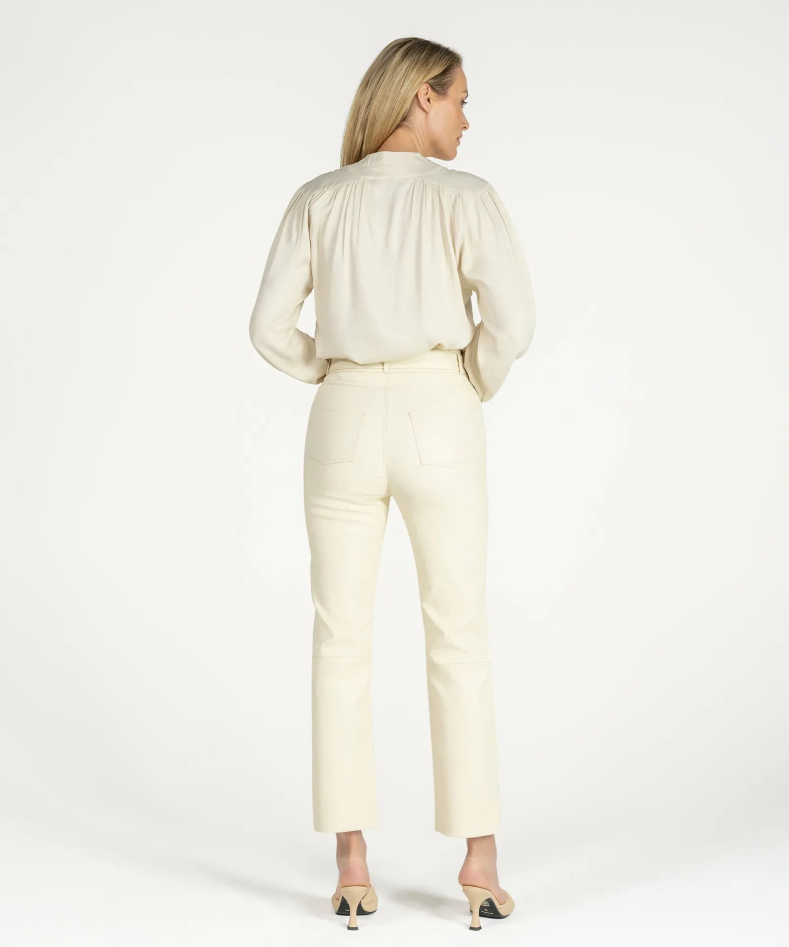 Pelle Creamy White