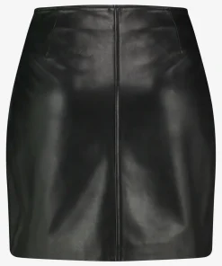 Selwi Black